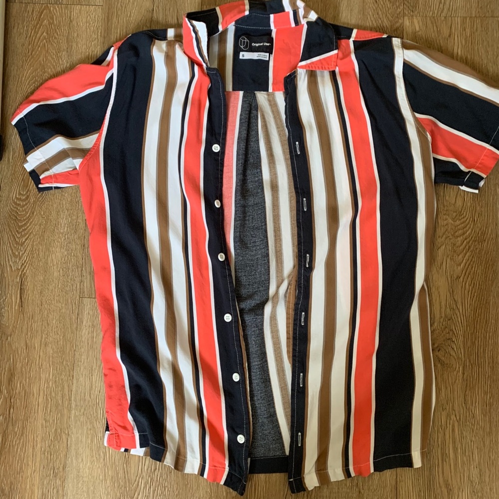 BUTTON UP TEE